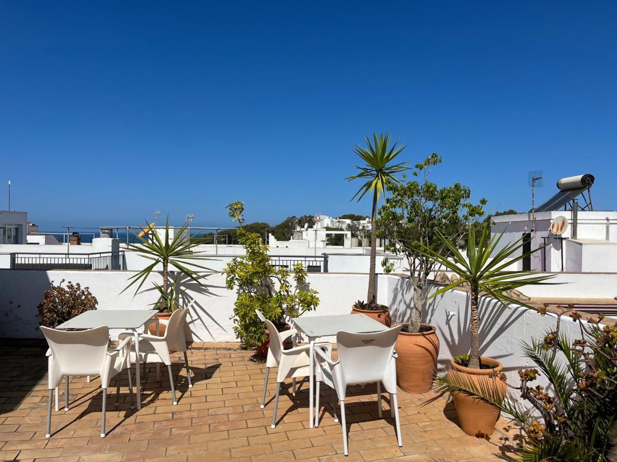 Hostel Conil Conil De La Frontera Exteriör bild