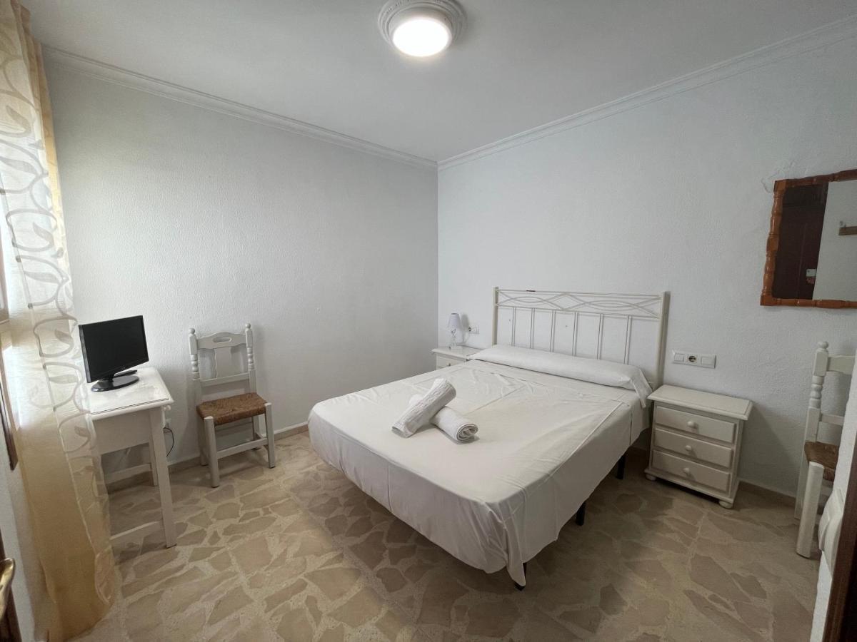 Hostel Conil Conil De La Frontera Exteriör bild