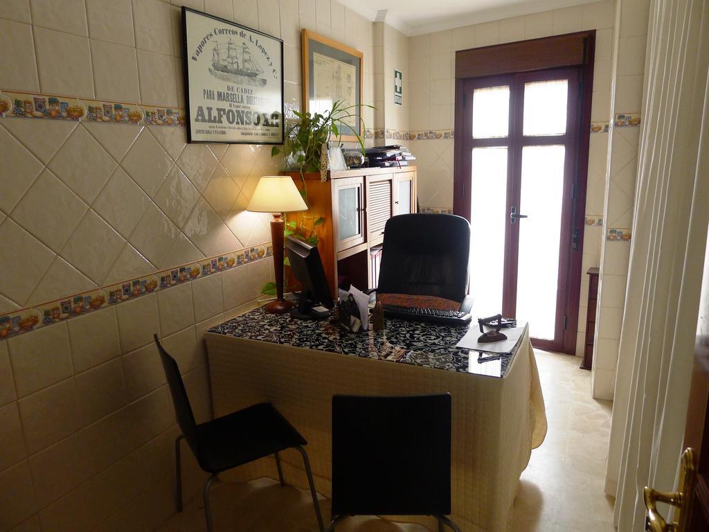 Hostel Conil Conil De La Frontera Exteriör bild